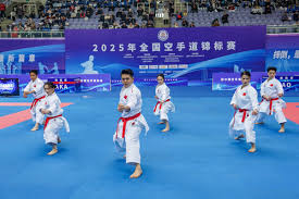 尽管在摩纳 尽管在摩纳